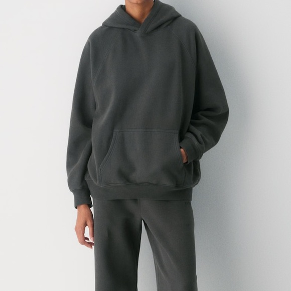 Aritzia Tops - Aritzia TNA Mega Hoodie